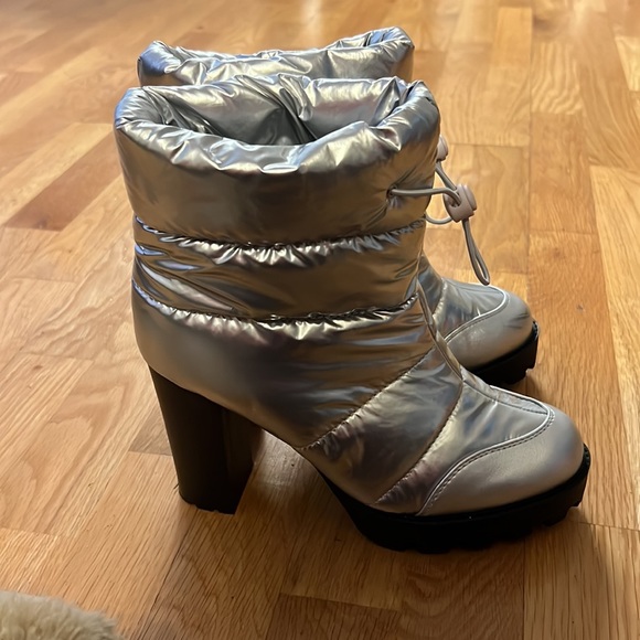 Metallic Boots - Picture 3 of 3